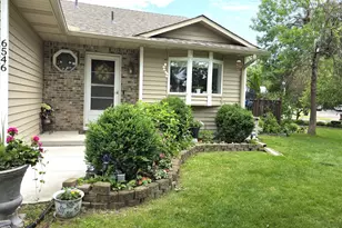 6546 Upper 22nd St N, Oakdale, MN 55128 - Photo 2