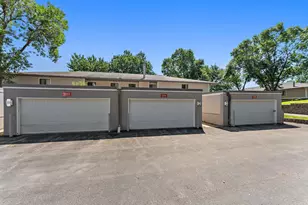 1224 Wagon Wheel Rd, Hopkins, MN 55343 - Photo 30