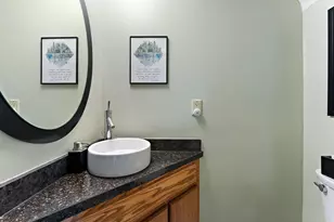 1224 Wagon Wheel Rd, Hopkins, MN 55343 - Photo 16