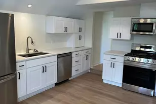 152 Winifred St W, Saint Paul, MN 55107 - Photo 1