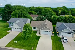 1633 18th Ave NW, Willmar, MN 56201 - Photo 4