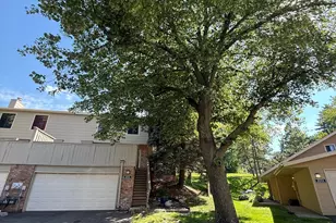 2111 Kings Valley Rd W, Golden Valley, MN 55427 - Photo 6