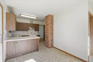 796 Magnor Lake Dr, Clayton, WI 54004 - Photo 8