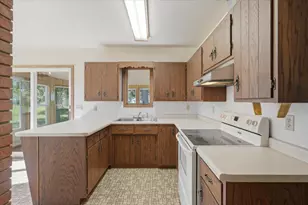 796 Magnor Lake Dr, Clayton, WI 54004 - Photo 6