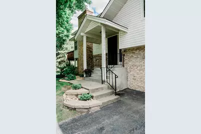 5688 Royal Oaks Drive, Shoreview, MN 55126 - Photo 4