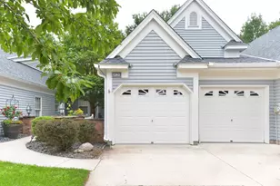 1262 Pondview Ln, White Bear Lake, MN 55110 - Photo 2