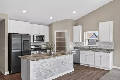 18099 Heirloom Court, Lakeville, MN 55044 - Photo 10