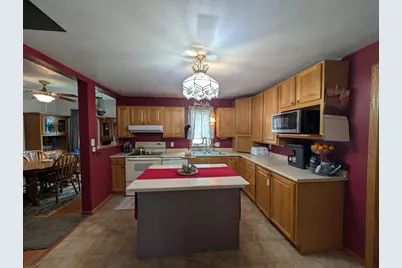 111 E Lyon Street, Minneota, MN 56264 - Photo 4