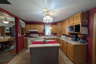 111 E Lyon St, Minneota, MN 56264 - Photo 4