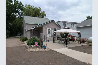 111 E Lyon Street, Minneota, MN 56264 - Photo 2