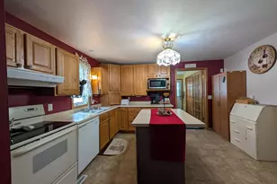 111 E Lyon St, Minneota, MN 56264 - Photo 4