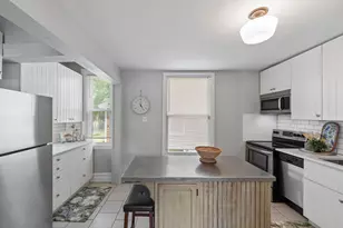 633 Kent St, Saint Paul, MN 55103 - Photo 1