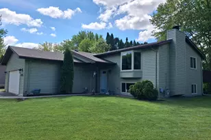 5795 Amy Ln, Maple Plain, MN 55359 - Photo 4