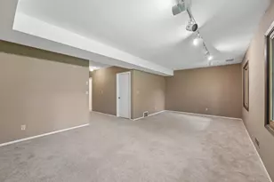1386 Arden View Dr, Arden Hills, MN 55112 - Photo 28