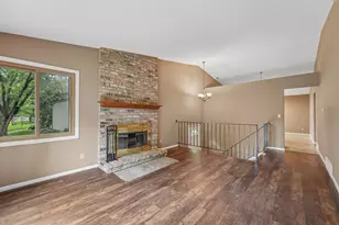 1386 Arden View Dr, Arden Hills, MN 55112 - Photo 8