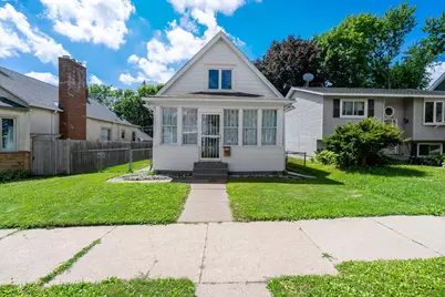 1036 Geranium Avenue E, Saint Paul, MN 55106 - Photo 1