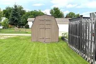 907 Arnold Ave N, Thief River Falls, MN 56701 - Photo 26