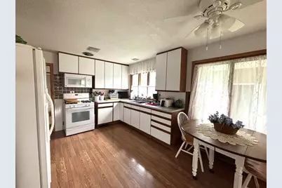 907 Arnold Avenue N, Thief River Falls, MN 56701 - Photo 10