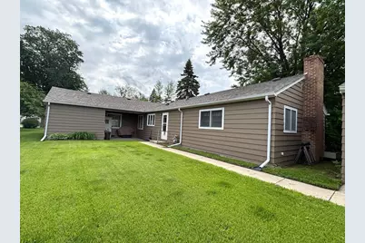 907 Arnold Avenue N, Thief River Falls, MN 56701 - Photo 4