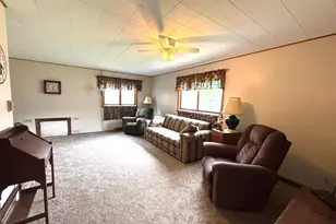 907 Arnold Ave N, Thief River Falls, MN 56701 - Photo 22
