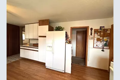 907 Arnold Avenue N, Thief River Falls, MN 56701 - Photo 12
