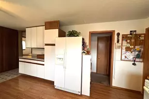 907 Arnold Ave N, Thief River Falls, MN 56701 - Photo 12