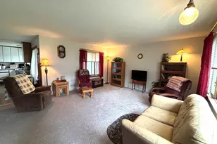 907 Arnold Ave N, Thief River Falls, MN 56701 - Photo 6