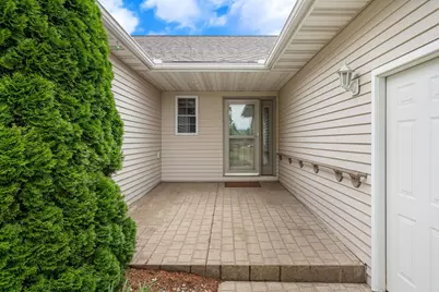 1706 22nd Avenue SW, Austin, MN 55912 - Photo 2