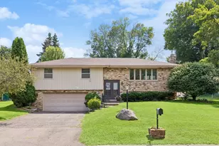 14925 32nd Ave N, Plymouth, MN 55447 - Photo 2