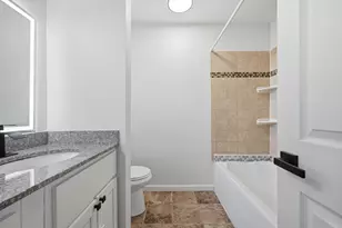 323 E 43rd St, Minneapolis, MN 55409 - Photo 22