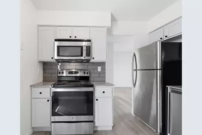 323 E 43rd Street, Minneapolis, MN 55409 - Photo 14