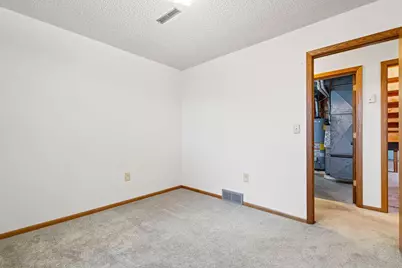 425 W Franklin Street, Morristown, MN 55052 - Photo 24