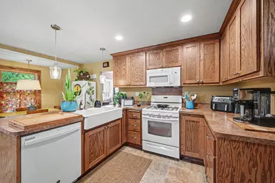 1260 Woodbridge Street, Saint Paul, MN 55117 - Photo 1