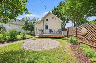 1260 Woodbridge St, Saint Paul, MN 55117 - Photo 1