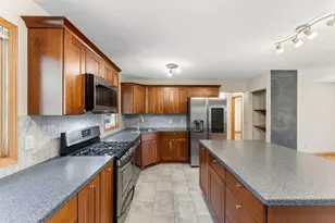 7703 Ivystone Ave S, Cottage Grove, MN 55016 - Photo 8