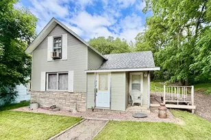 305 Garfield St S, Lake Benton, MN 56149 - Photo 1