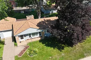 220 Cypress St S, Cambridge, MN 55008 - Photo 2