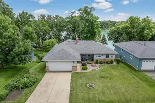 455 W Amber Lake Dr, Fairmont, MN 56031 - Photo 2