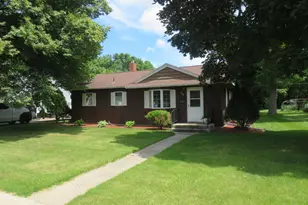 709 10th St S, Benson, MN 56215 - Photo 2