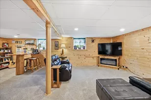 215 E 45th St, Hibbing, MN 55746 - Photo 20