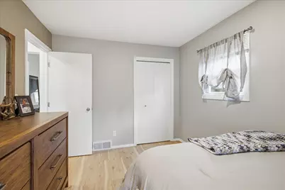 215 E 45th Street, Hibbing, MN 55746 - Photo 16