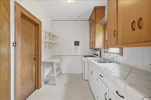 1070 Bradley St, Saint Paul, MN 55130 - Photo 12