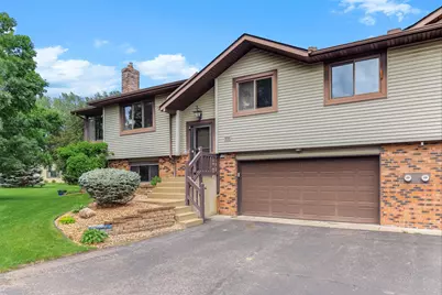 556 Donegal Circle, Shoreview, MN 55126 - Photo 2