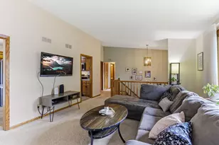 556 Donegal Cir, Shoreview, MN 55126 - Photo 8