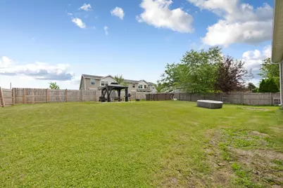 310 Autumn Hills Place NE, Owatonna, MN 55060 - Photo 6