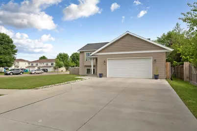 310 Autumn Hills Place NE, Owatonna, MN 55060 - Photo 4
