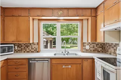 1221 Douglas Street, Alexandria, MN 56308 - Photo 4