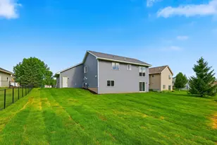404 Westgate Dr, Winsted, MN 55395 - Photo 32