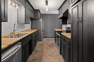 62 18th Ave N, Fargo, ND 58102 - Photo 2