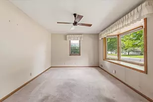2584 Herschel St, Roseville, MN 55113 - Photo 8